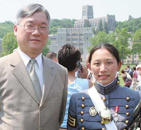 台湾女生美国西点军校毕业 被称为台湾之光(