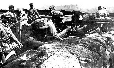 资料图:在卢沟桥战斗的中国军人