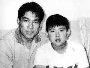 图:朱时茂与妻儿分居八年 儿子心声感动观众