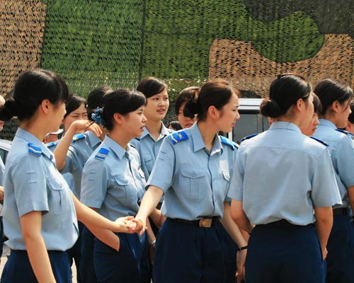 看军博展览的漂亮<em>空军女兵</em>
