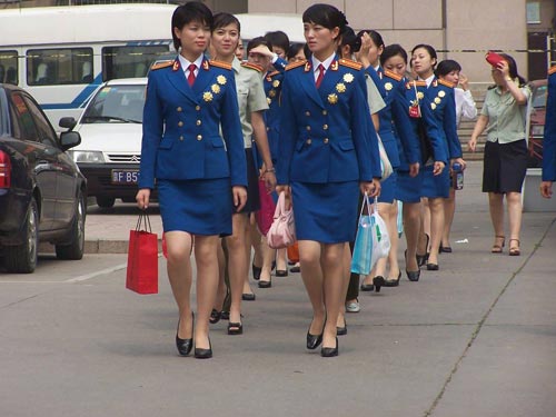 看军博展览的漂亮<em>空军女兵</em>