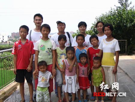 湖南师范大学研究生建立帮扶留守儿童长效机制