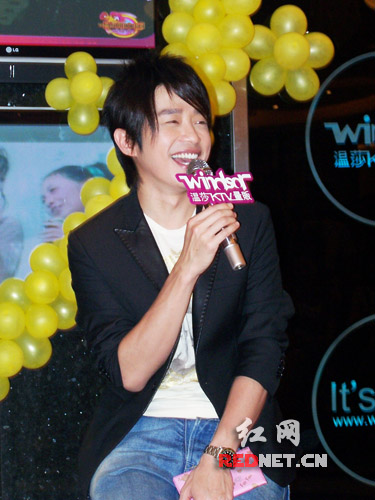 张栋梁的笑容无疑说明他心情大好。