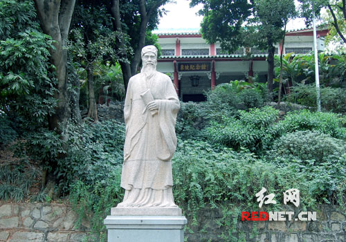 Ŀǰ���������ڽ��д��ģ�������ٹ��̣�ͼ����¶����Ϊ�����еġ�ƽ���������ν��ܣ��������ǵĹ��ݡ�ƽ�����¡�����ָ�������ƽ������