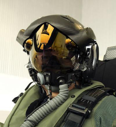英军飞行员拟用星球大战式头盔[组图]