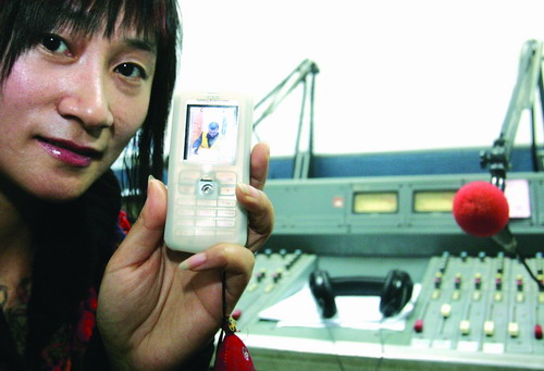 “他确实要自首” 电台女主持做证的哥获减刑三年
