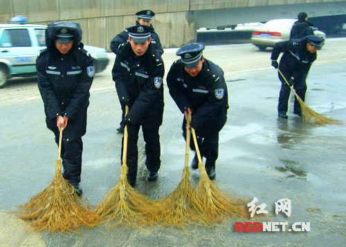 齐心协力。