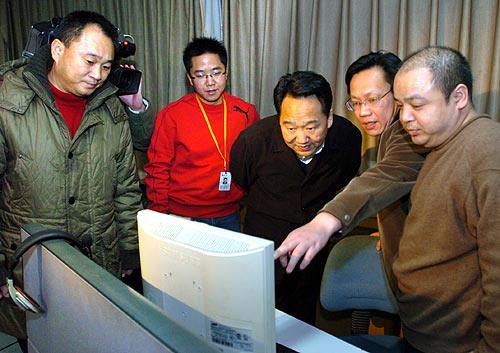 凌晨慰问新闻工作者 蒋建国在红网发贴拜年(图