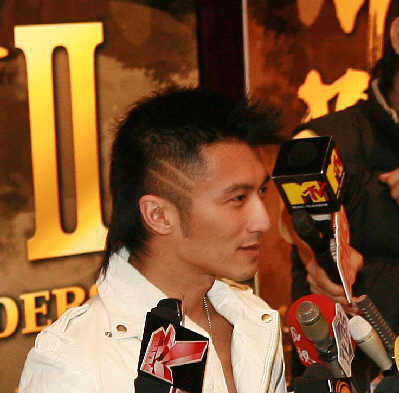 <em>谢霆锋</em>首谈艳照门爆粗口:你们太无聊(图)_中国