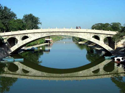 石门县一拱桥建成即成危桥 当地政府紧急维修