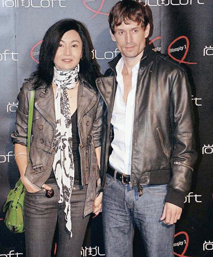 快乐大本营那英做菜_那英和汪峰结婚照图片_刘嘉玲和那英图片对比