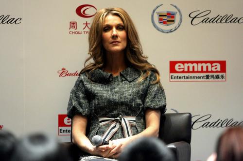 席琳-迪翁发布会容光焕发 秀美钻皱纹横生_娱乐频道_红网