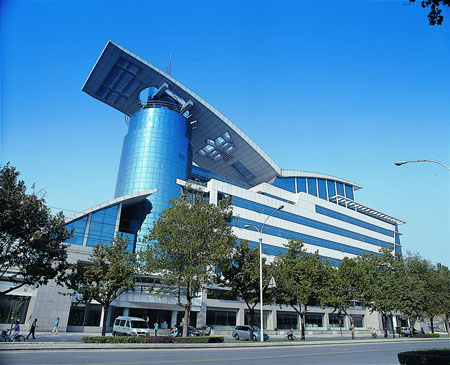 新乡高新区:一区多园助推经济发展