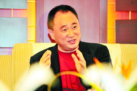 手捧一本羊皮书,读着普希金的爱情诗曾是龚曙光梦想的“书”适生活商报记者王棣/摄