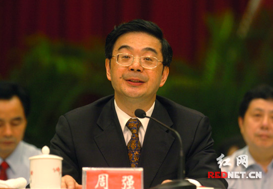 “五一”国际劳动节即将到来之际,周强省长代表省委、省政府向全省各条战线的广大职工和全体劳动者致以节日的问候。