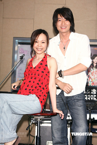 组图:游鸿明彭佳慧夫妻联手 巡演正式引爆_娱