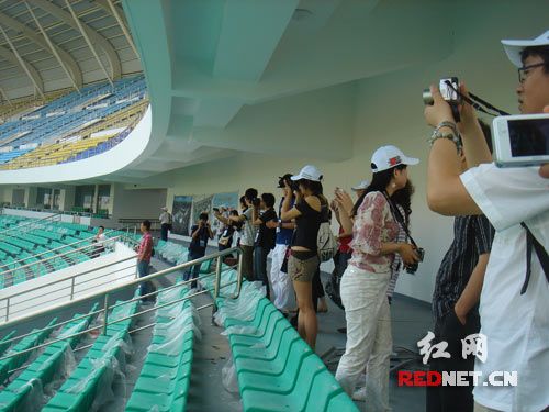 福建省最高火炬柱落地泉州(组图)