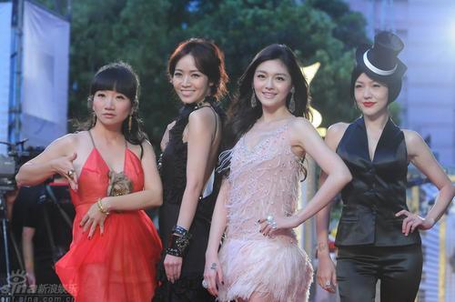 四<em>美女</em>主持亮相红地毯 小S紧张到<em>拉肚子</em>