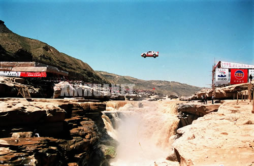 柯受良飞越黄河