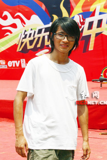 韩寒证清白十元卖手稿 多家书店不买账