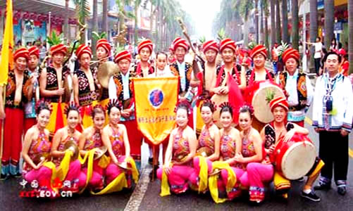 湘西土家族文化精品扬名中国第一侨乡(图)