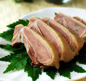 钱文忠说南京盐水鸭经久不衰的秘诀_紫金城管