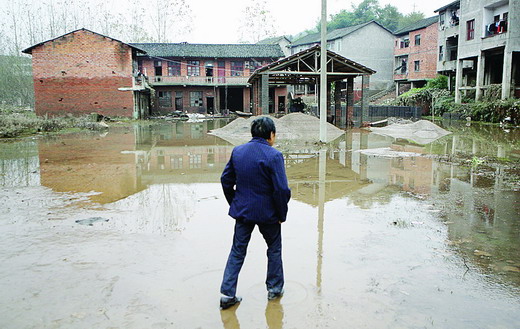 冬水淹没五强溪半个镇 当地政府考虑搬迁或围