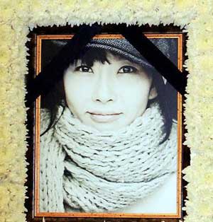 <em>崔真实</em>前夫要亲权 <em>女艺人</em>集体开记者会抗议