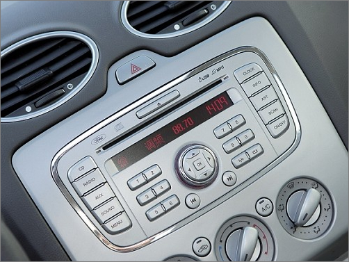 赛道硝烟蔓延至街道 福克斯VS世嘉与307