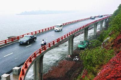 湖南一年的经济总量_湖南财政经济学院