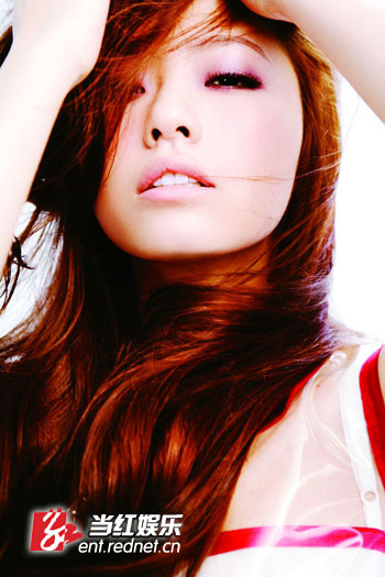 张靓颖挑战轻摇滚《那不会是爱吧》抢先听