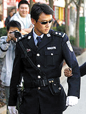 昆明最帅警察得票暂时居首