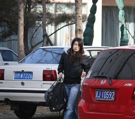 实拍郭晶晶豪车