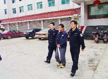 安乡县公安局局长项文渊会同市公安