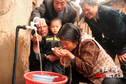 邵阳县300多户村民用上自来水(图)