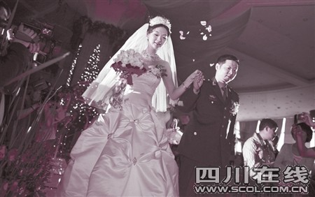 赵亮胡敬"高矮在一起"