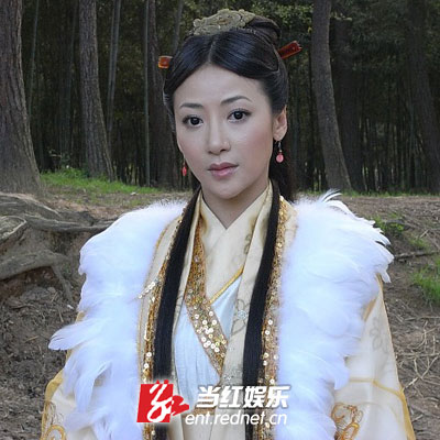 在剧组的劝说下 陈紫函 也首次