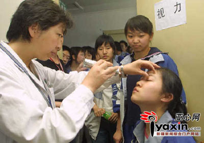 高考<em>女生</em>:请让女医生为我们体检(图)_教育频道