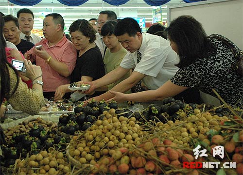 湖南家乐福举办泰国热带水果节