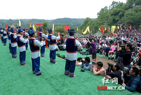会同当地保存有大量与早年祭拜炎帝有关的民俗特色。