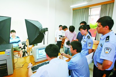 高考生没有身份证公安局上门来办理