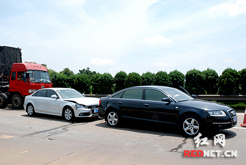 奥迪A4撞A6 自己花了脸