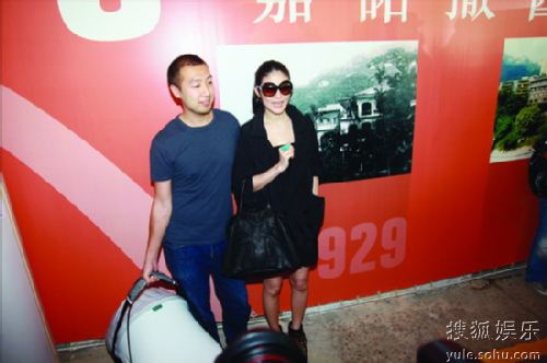 陈慧琳被疑代孕生子 网友爆亲身经历挺偶像