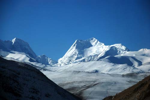 世界最高峰珠穆朗玛峰位于日喀则境内