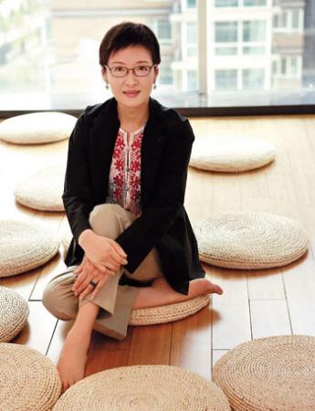 李敖前妻胡因梦四川开课 每人收费5900元