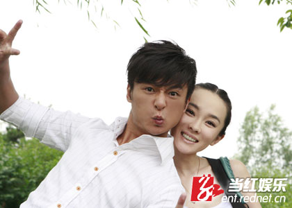 《完美》剧照曝光  霍思燕朱雨辰 亲密谈情_娱乐