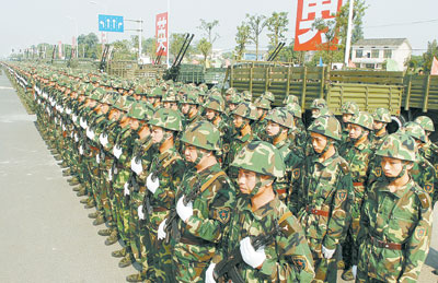 湖南省军区成立60周年扫描