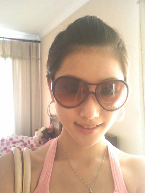 车震门主角 青春美少女之一张如意早年裸照_娱