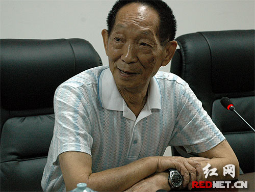 袁隆平接受媒体专访 希望90岁实现亩产1000公