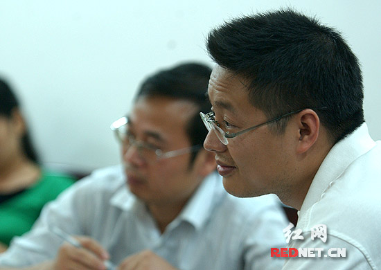 湖南商学院的阳志梅博士建议省残联充分利用网络平台,建立残疾人才的推荐机制。